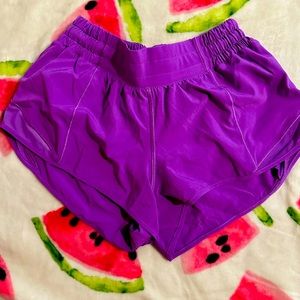 Lululemon hot shorts moonlight purple size 4, 2.5 length